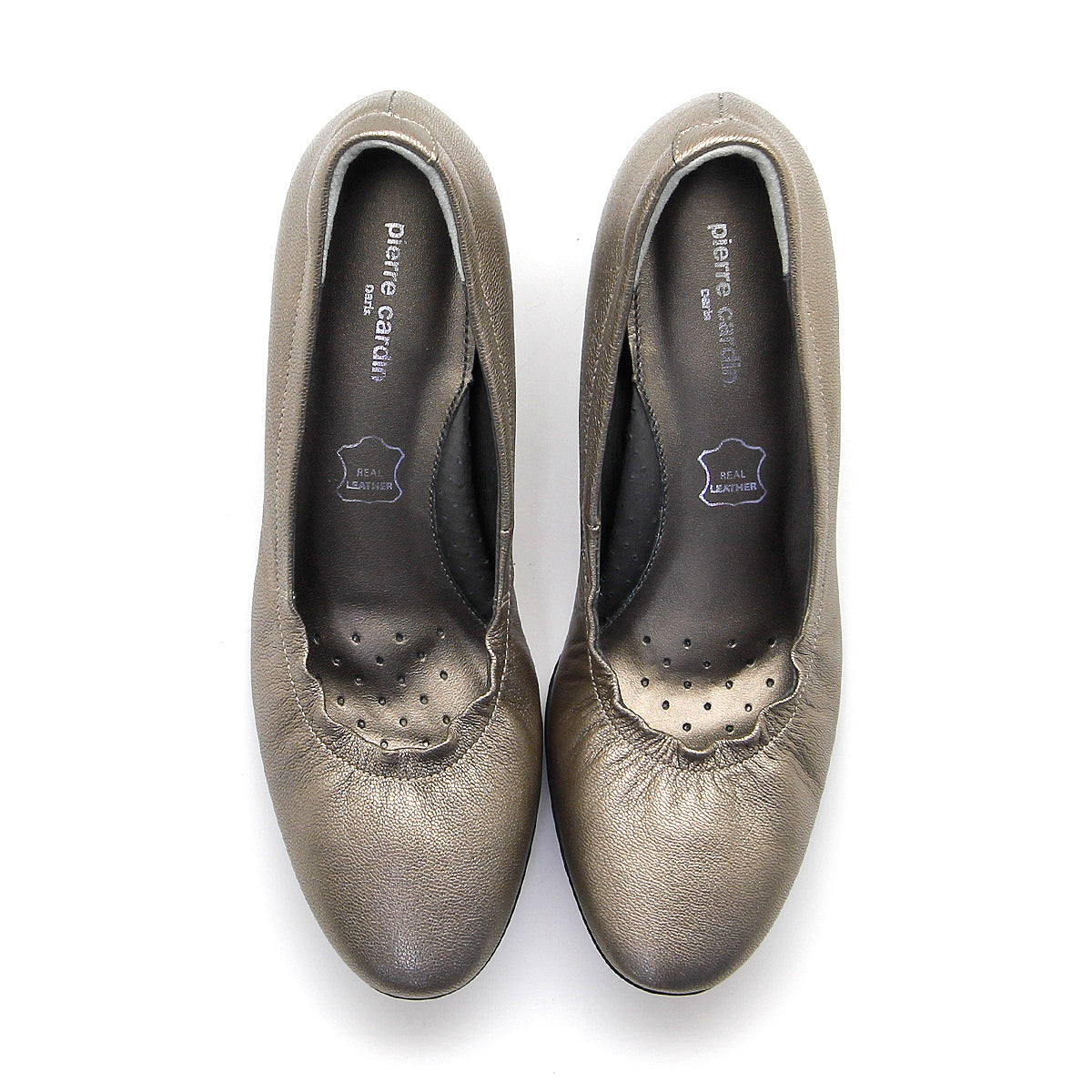 Pierre Cardin รองเท้าผู้หญิง รองเท้าส้นสูง รองเท้าส้นสูงทรง Pump นุ่มสบาย ผลิตจากหนังแท้ สีดำเงา รุ่น 24SD323