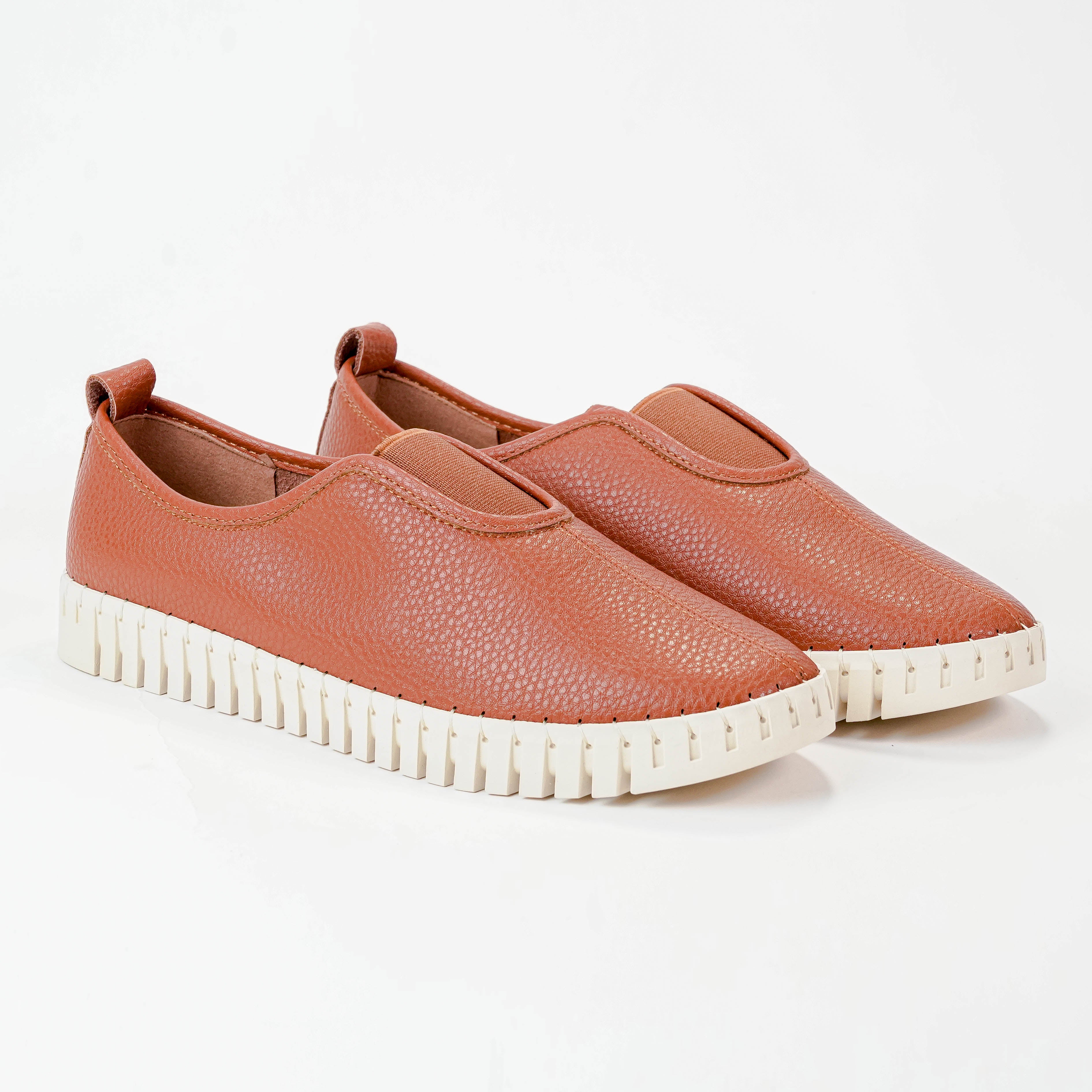 รองเท้า Slip-on ผู้หญิง Pierre Cardin หนังสังเคราะห์ลายเกรน น้ำหนักเบา พื้นกันลื่น ใส่สบาย สไตล์โมเดิร์น – Women Shoes 55VD183