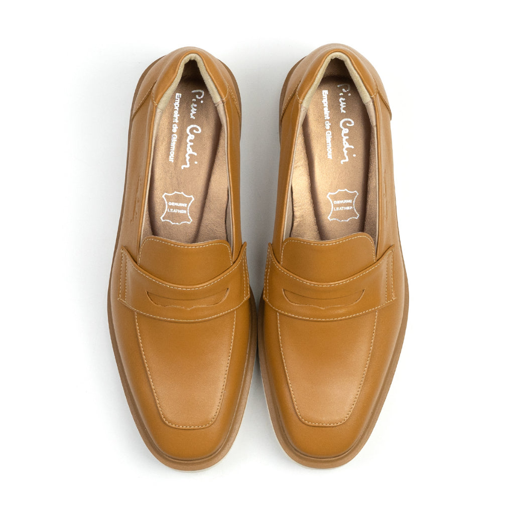 Pierre Cardin รองเท้าคัทชูผู้หญิง ส้นแบน นุ่มสบาย ผลิตจากหนังแท้ สีน้ำตาลอ่อน รุ่น 32TC134