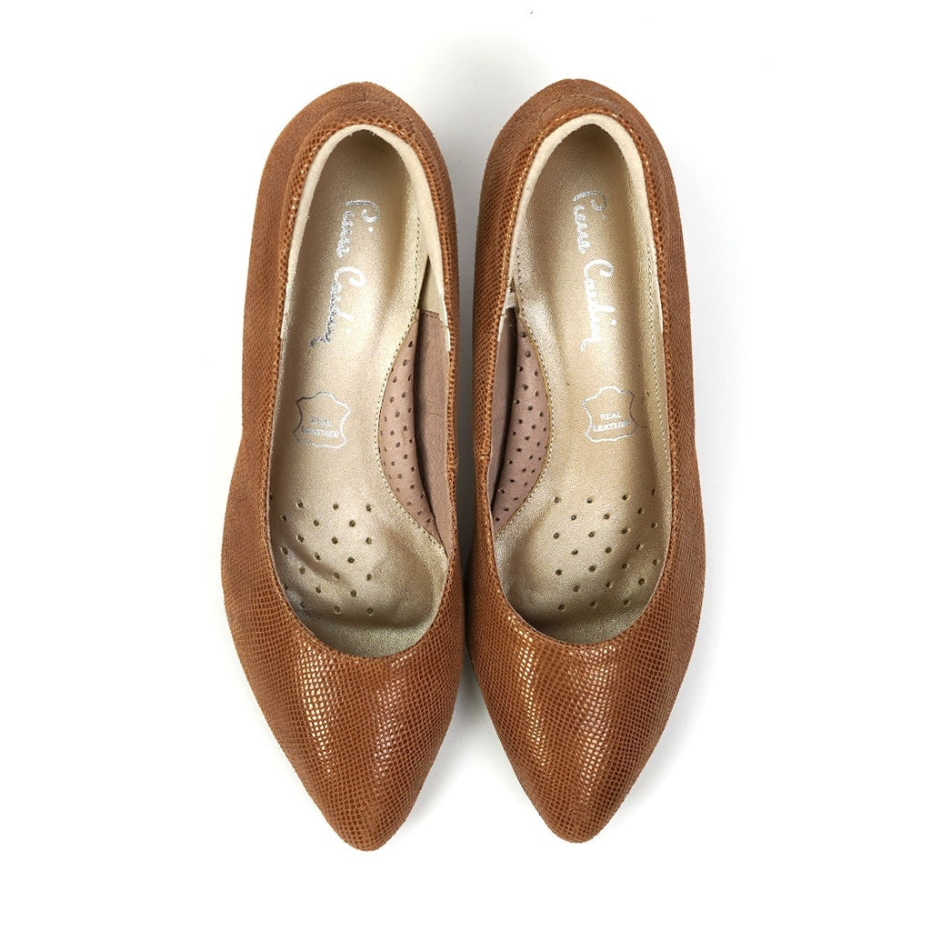 Pierre Cardin รองเท้าผู้หญิง รองเท้าส้นสูง นุ่มสบาย ผลิตจากหนังแท้ สีน้ำตาลส้ม รุ่น 26WD419