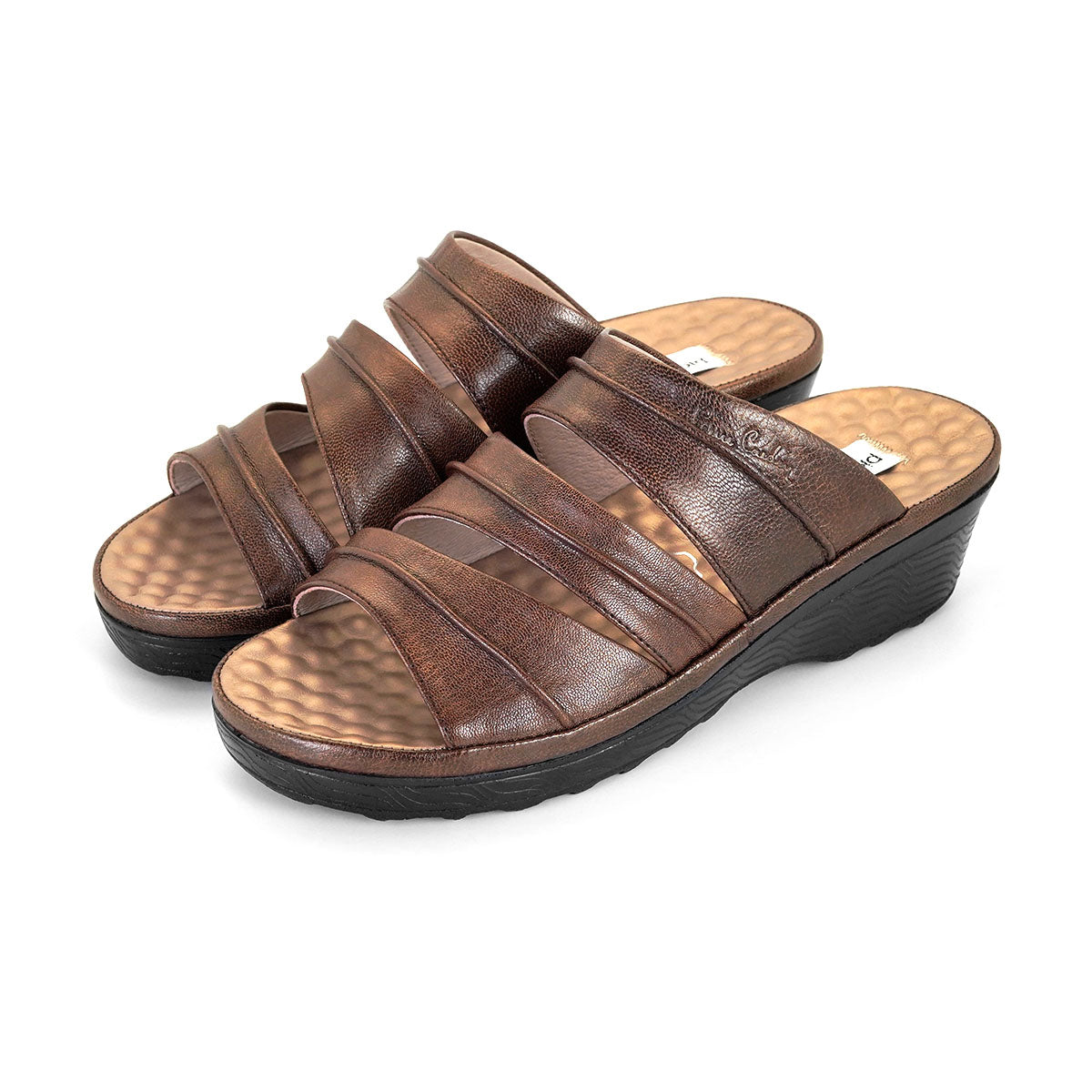 Pierre Cardin รองเท้าผู้หญิง รองเท้าแตะ รองเท้าแตะส้นแบน นุ่มสบาย ผลิตจากหนังแท้ สีน้ำตาล รุ่น22SS254