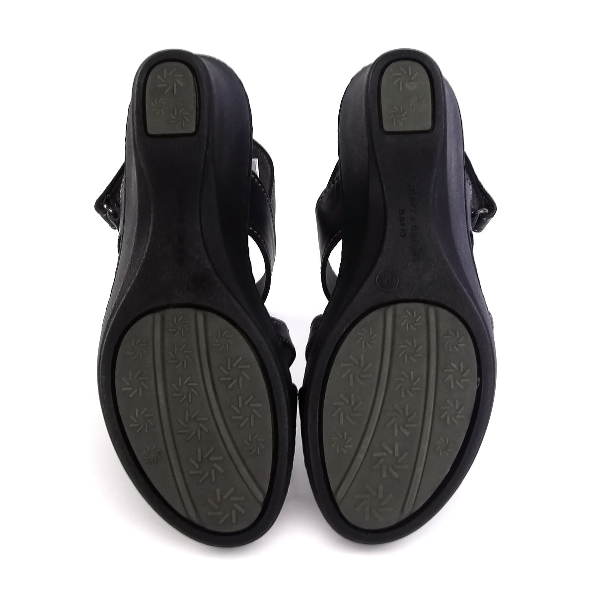 Pierre Cardin รองเท้าผู้หญิง รองเท้าแตะ อื่นๆ นุ่มสบาย ผลิตจากหนังแท้ สีขาว รุ่น 22SS669