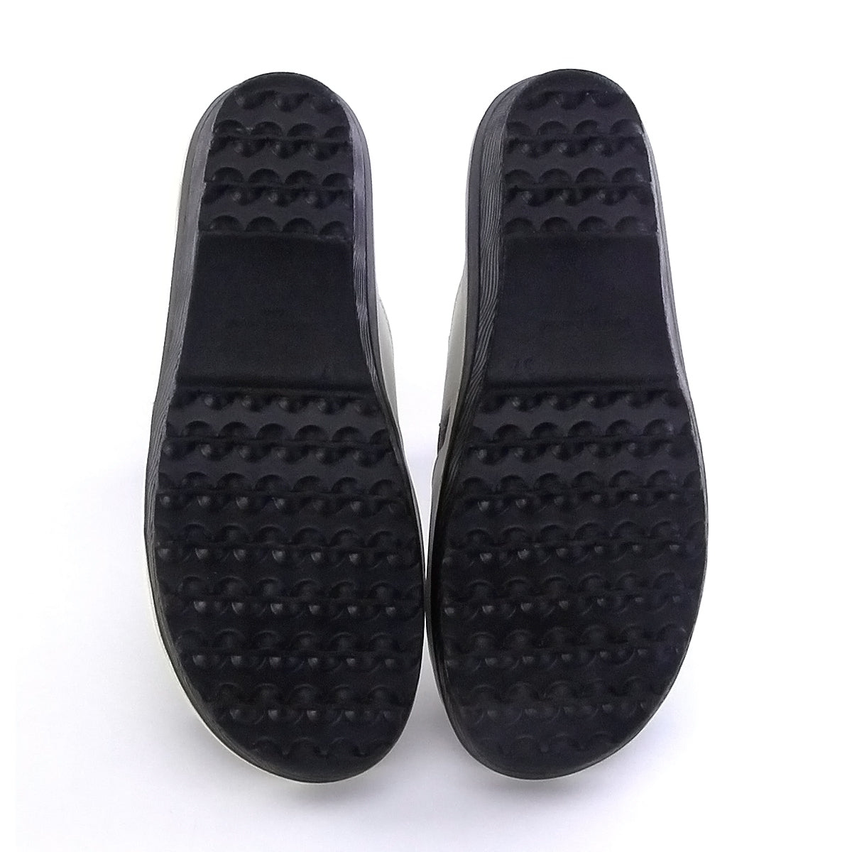 [Size 36-41] Pierre Cardin รองเท้าผู้หญิง รองเท้าแตะ ส้นแบน นุ่มสบาย ผลิตจากหนังแท้ สีดำ รุ่น 26WS413