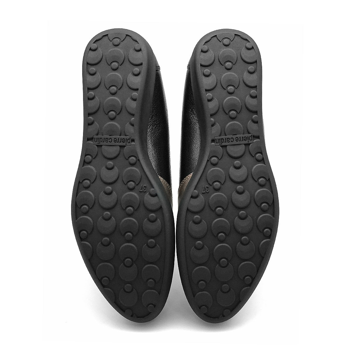 Pierre Cardin รองเท้าผู้คัทชูหญิง ส้นแบน นุ่มสบาย ผลิตจากหนังแท้ สีดำ รุ่น 27WC455