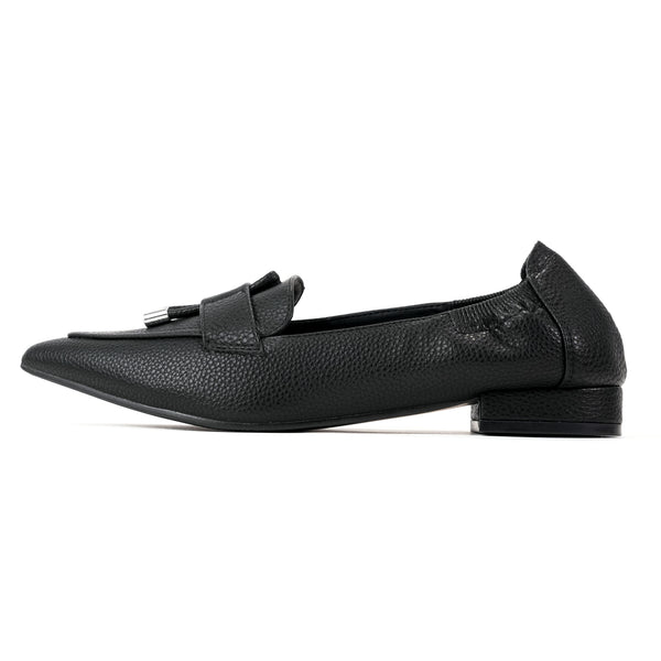 Pierre Cardin Women's Pointed-Toe Ballet Flats - 55VD189