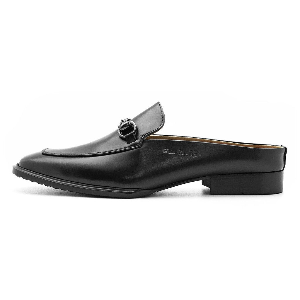 Pierre Cardin รองเท้าคัทชูผู้หญิง ส้นแบน ผลิตจากหนังแท้ สีดำ รุ่น 30TC114