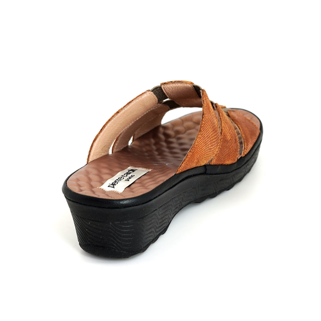 [Size 36 - 42] รองเท้าแตะสตรี Pierre Cardin แบบสวม พื้นนิ่ม ใส่สบาย สีทองแดง ทรงสวย น้ำหนักเบา - 21SS246