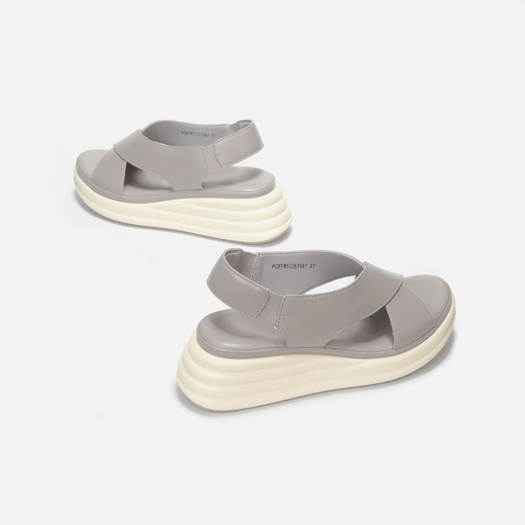 รองเท้าแซนดัลผู้หญิง Pierre Cardin หนังนุ่ม สายรัดหลัง ส้นสูง 6 ซม. เบาและสบาย รุ่น 257