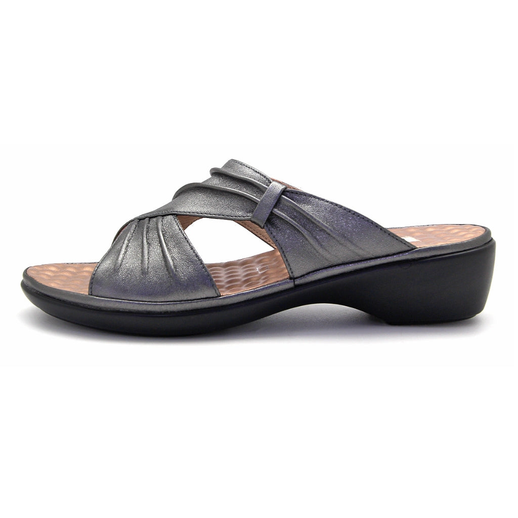 [Size 36 - 41] Pierre Cardin รองเท้าแตะผู้หญิง เพื่อสุขภาพ นุ่มสบาย ผลิตจากหนังแท้ สีเทา รุ่น 23SS294